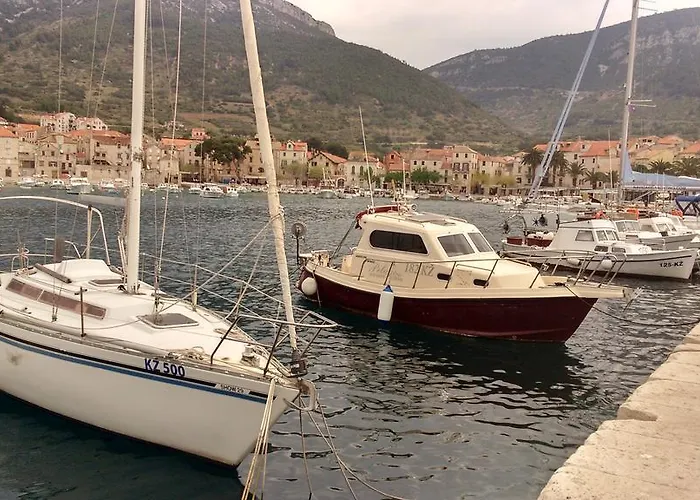 Gala Apartment Komiža