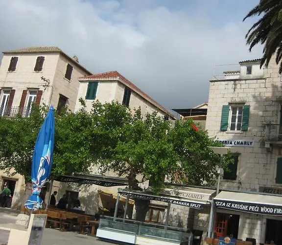 Gala Komiža