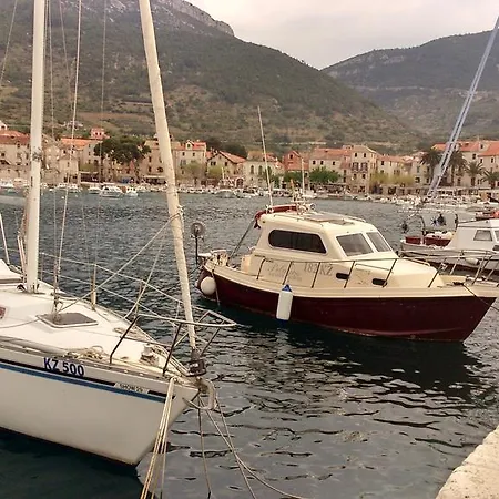 Gala Apartman Komiža